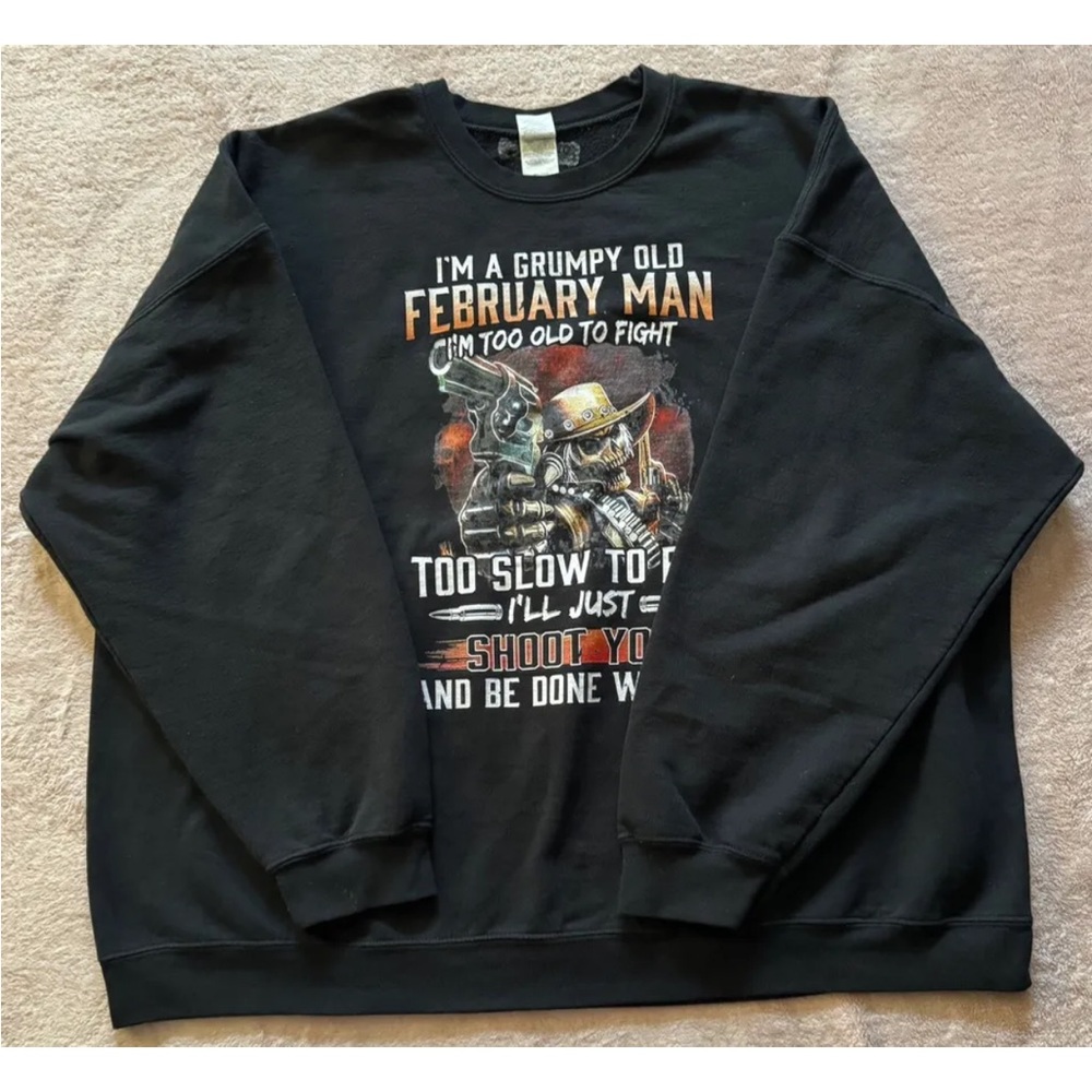 Gildan Mens Pullover Crew neck I’m‎ To Old To Fight Too Slow To Run Size 3XLarge